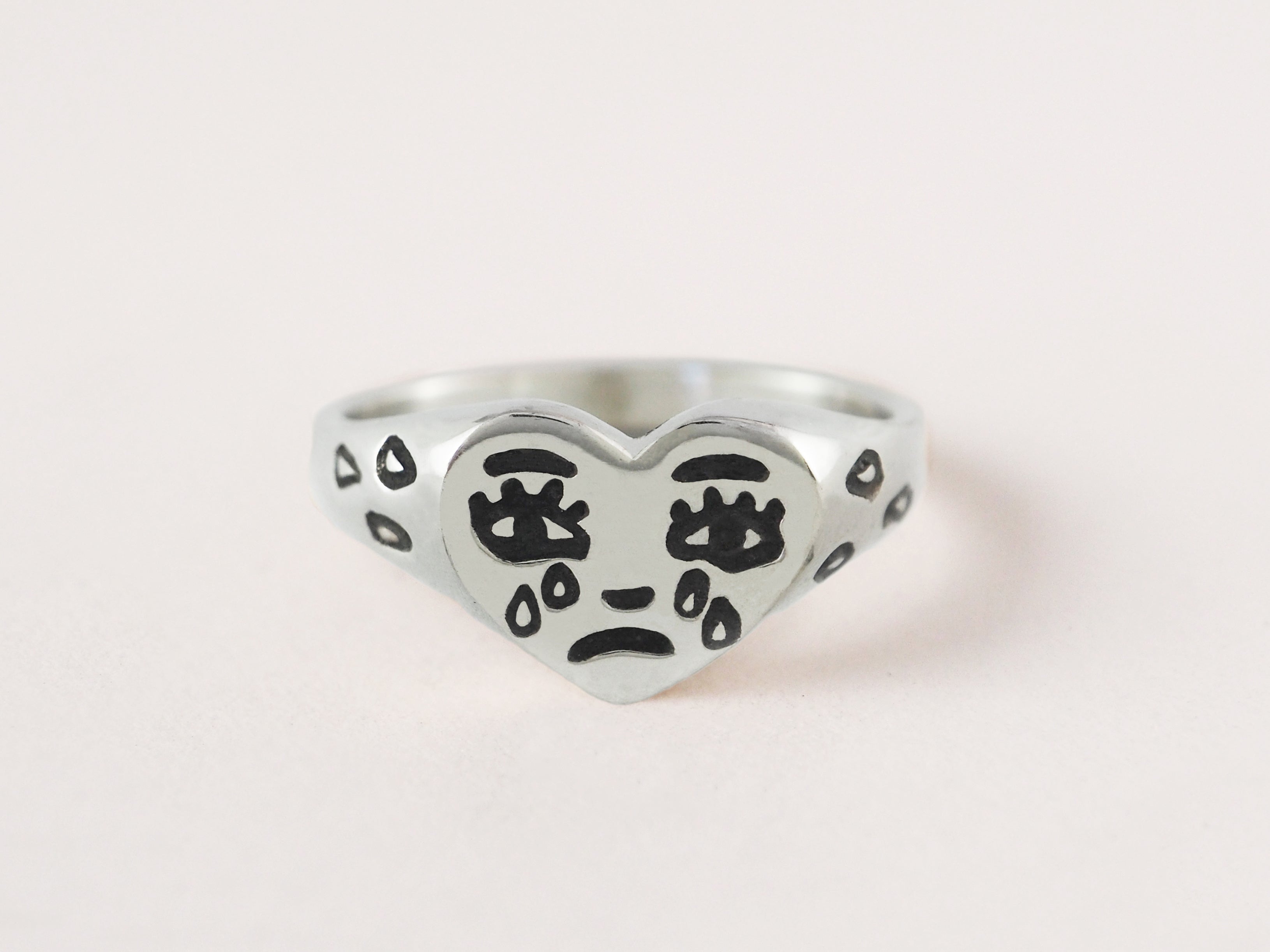 Silver Mini Grimm – Ali Munn - Main Image